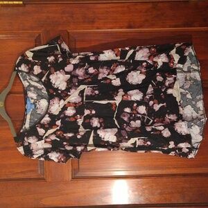 Simply Vera Vera Wang Floral Short Sleeve Tee - Black and Pink